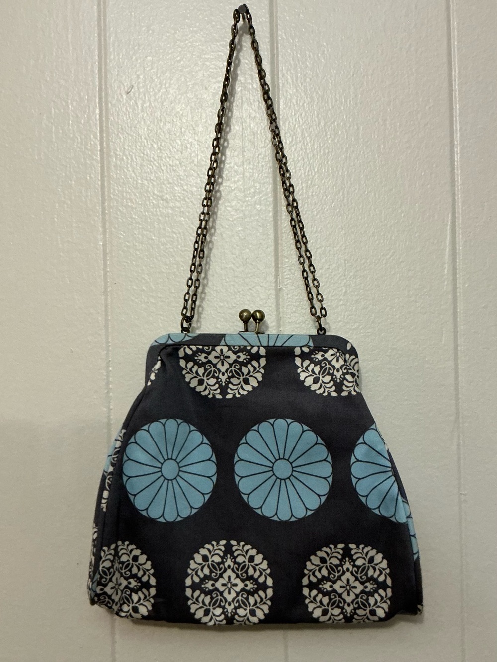 A NWOT Amy Butler Organic Cotton Nora Crossbody Kisslock Clutch Handbag Bag